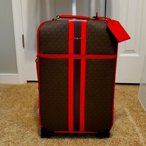 Michael Kors Carry On